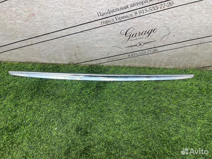 Молдинг багажника