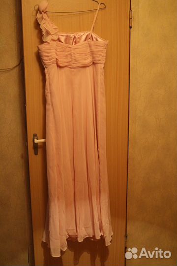 Нарядное платье новое