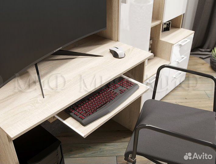 Письменный стол