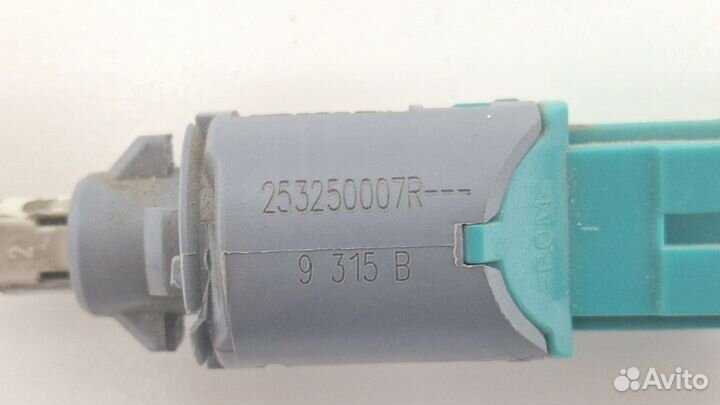 Датчик педали сцепления Renault Fluence 2010-2020