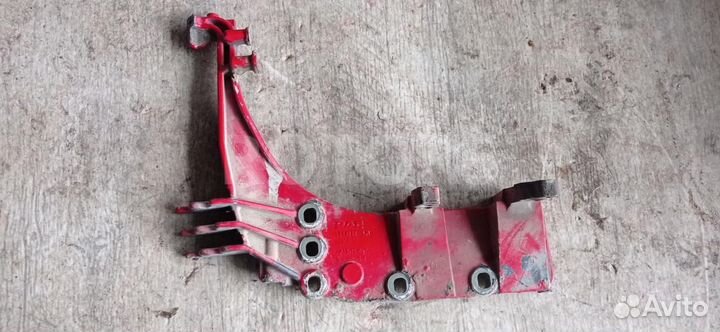 Кронштейн подножки кабины левый DAF XF 106 2015