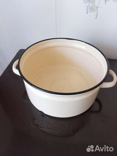Кастрюля эмалированная