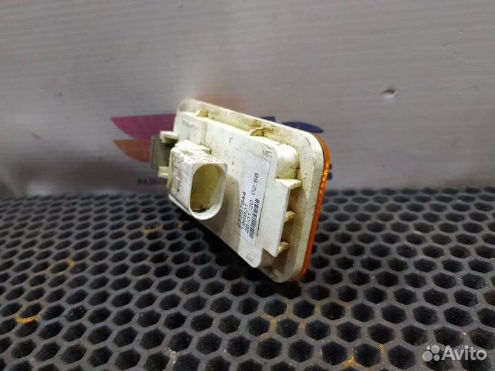 23387844 Фонарь габаритный боковой