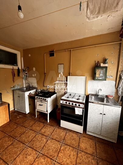 Комната 11 м² в 4-к., 2/5 эт.