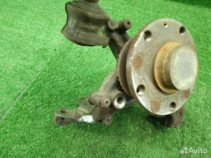 Цапфа задняя левая Audi A4 8E 1600