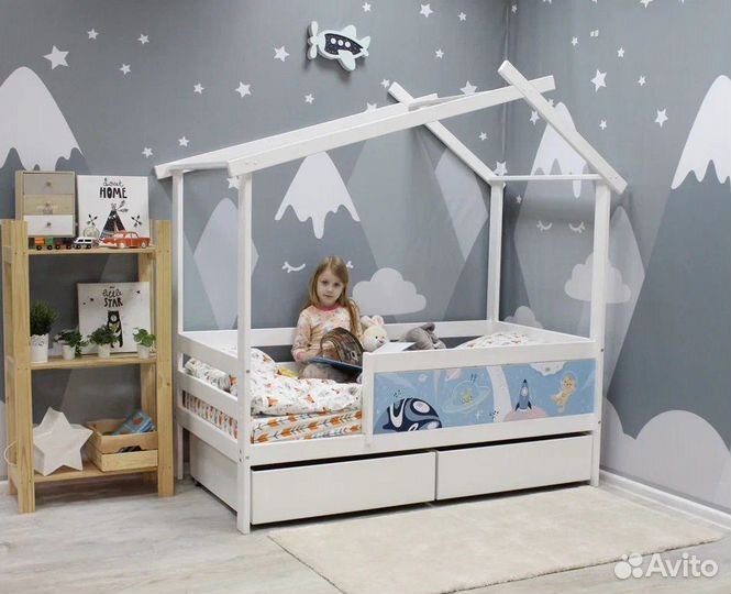 Детская кровать с домиком