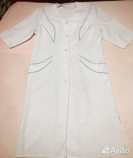 Белый медицинский халат