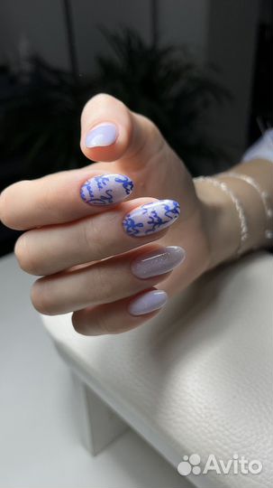 Модель на маникюр