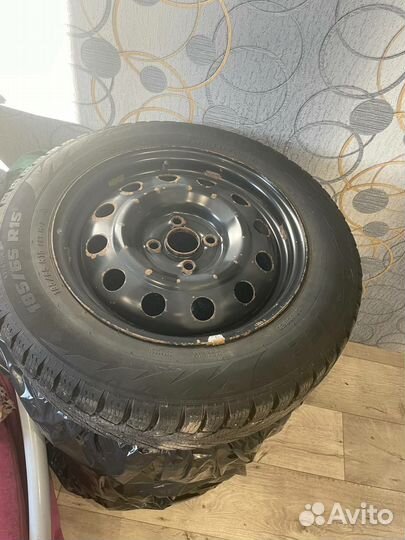 R15 Pirelli Formula Ice 185/65, PCD 4x100 DIA 54.1