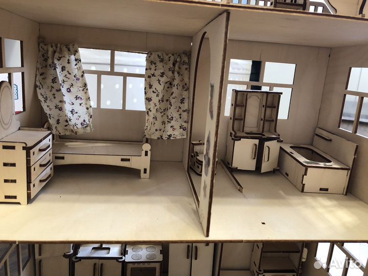 Домик кукольный, деревянный