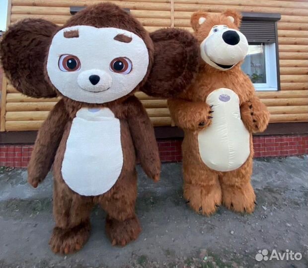 Белый мишка поздравляет, Чебурашка