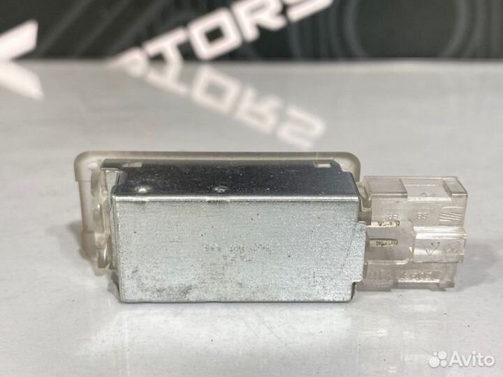 Плафон салона Volkswagen Touareg 7L AXQ/4 2006