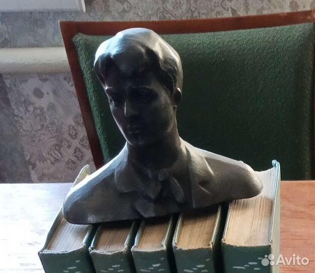 Бюст Есенина СССР
