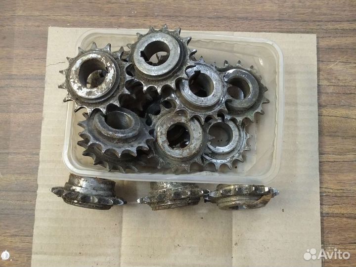 Звёздочки под цепь мопеда