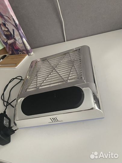 Пылесос для маникюра TNL