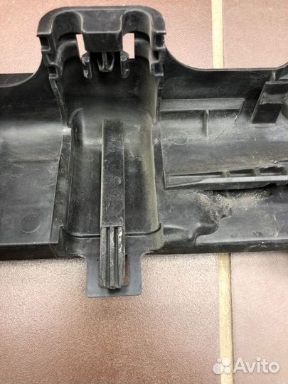 Кронштейн радиатора Bmw 3 E90/E91 2005-2012