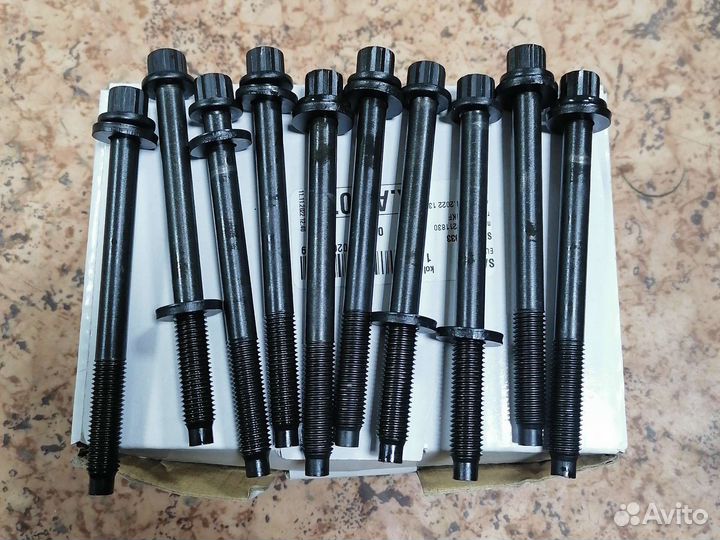 Болты гбц Lancer 9 новые комплект