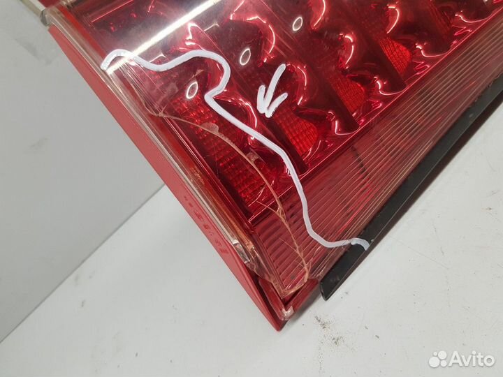 Фонарь задний внутренний левый (Infiniti QX56)
