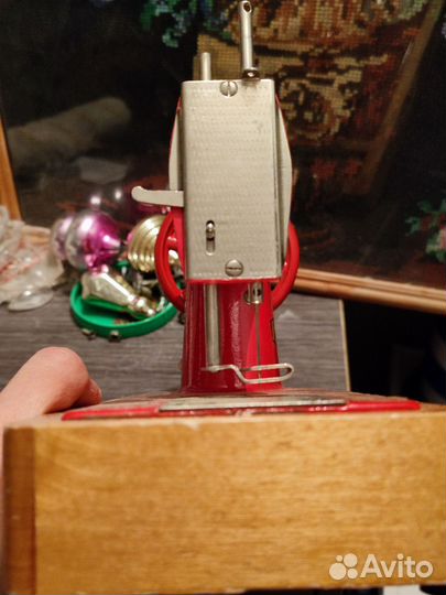 Детская швейная машинка СССР
