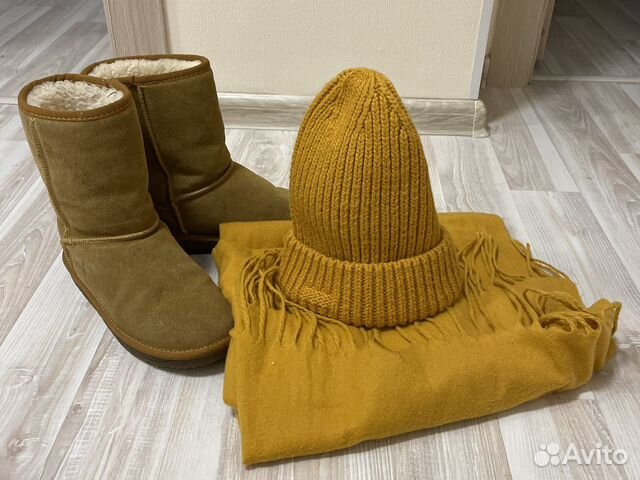 Шапка, палантин, угги 39-40