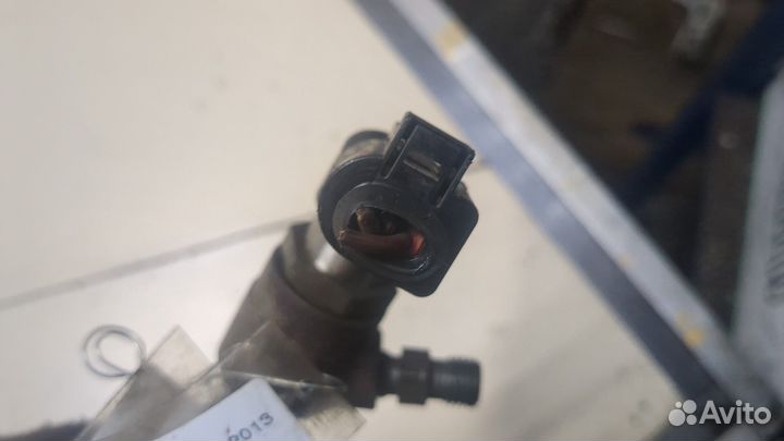 Форсунка топливная Skoda SuperB, 2013