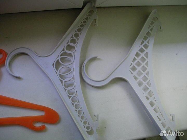 Плечики детские, вешалки