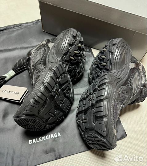 Balenciaga 10 Xl black