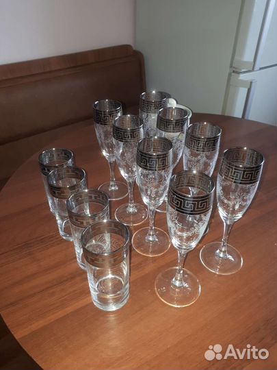 Набор бокалов и стаканов