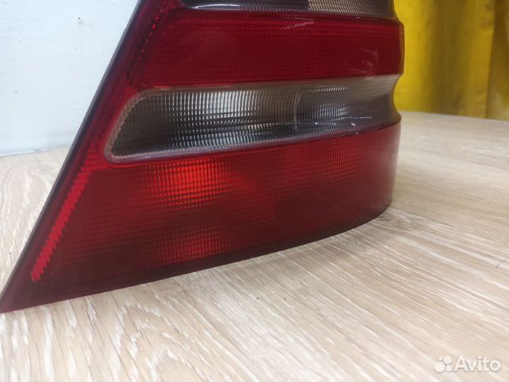Фонарь заднего хода правый Mercedes S W220