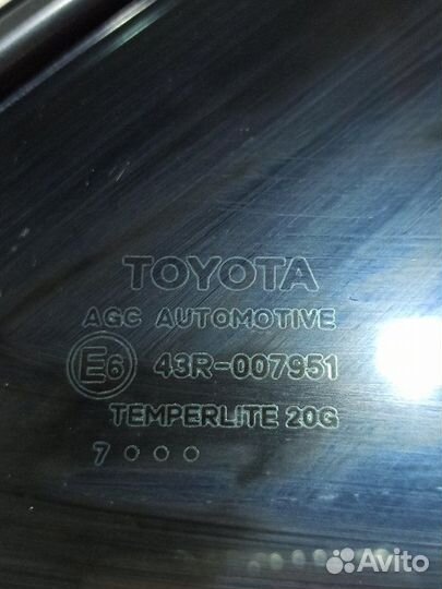 Форточка двери задняя правая Toyota Camry 55 2.5