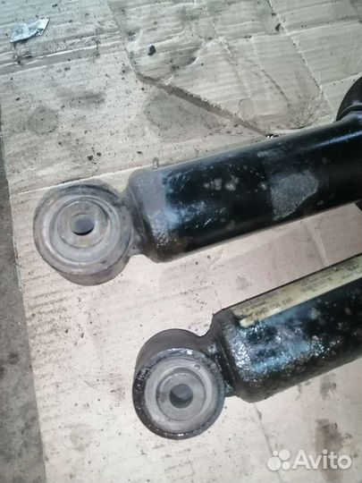 Задние стойки Volkswagen Toureg