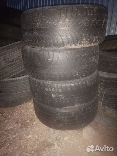 Michelin 4x4 Synchrone 235/50 R19 55G