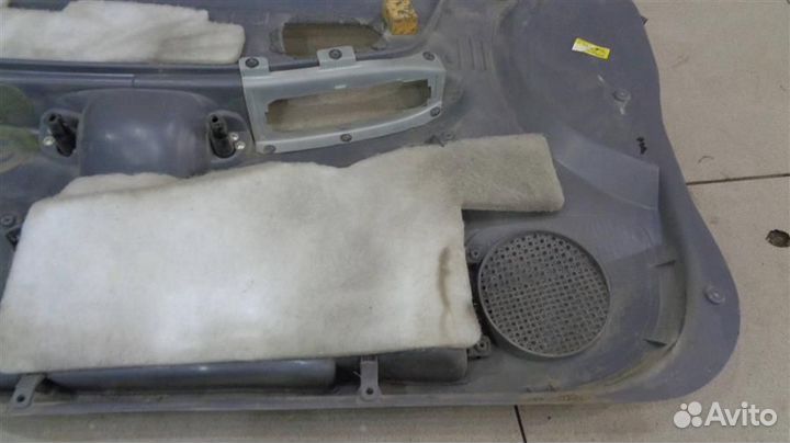 Обшивка двери передней правой Hyundai Accent 2000