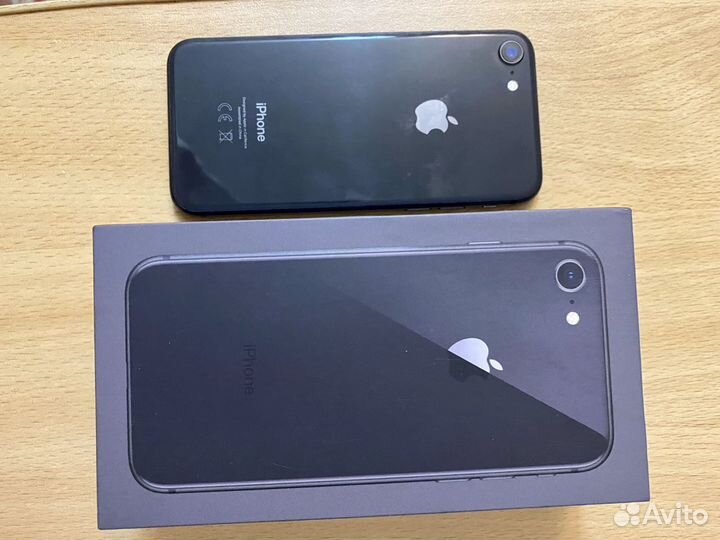 Телефон iPhone 8 64gb