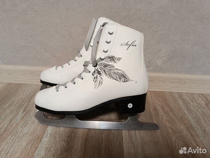 Коньки фигурные 37 размер