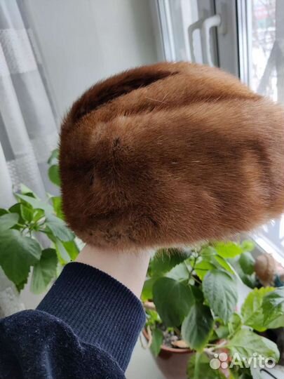 Шапка берет норковый