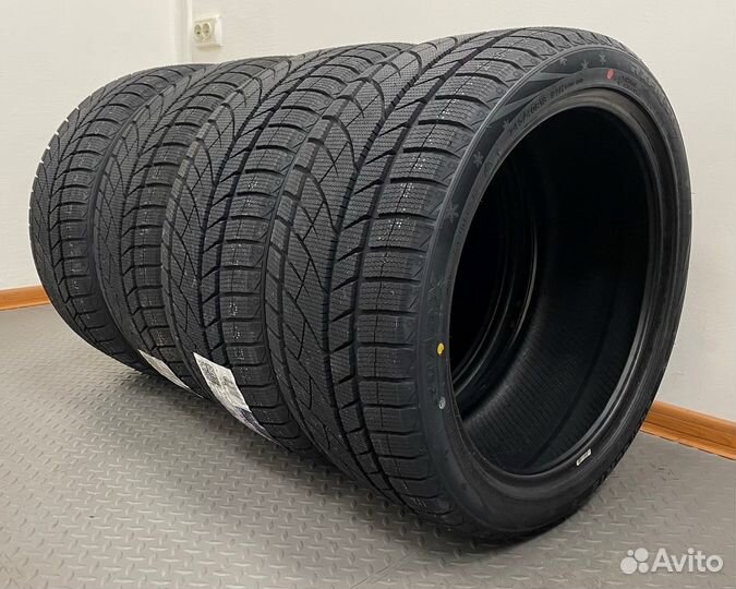 RoadX RX Frost WU01 245/40 R18 95H