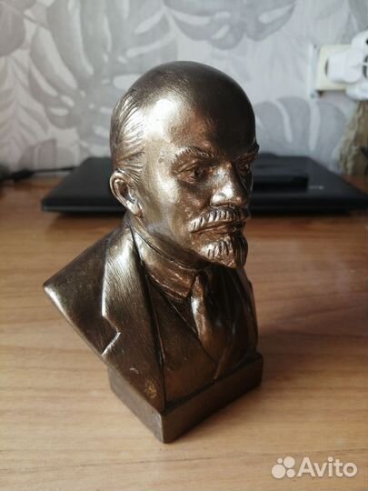 Бюст Ленина