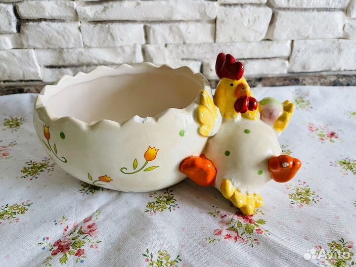 Солонка и другая кухонная утварь