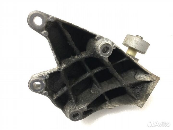 Кронштейн двигателя левый Bmw 730 G12/G11 B57D30A