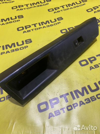 Передняя правая кнопка стеклоподъемника Chevrolet