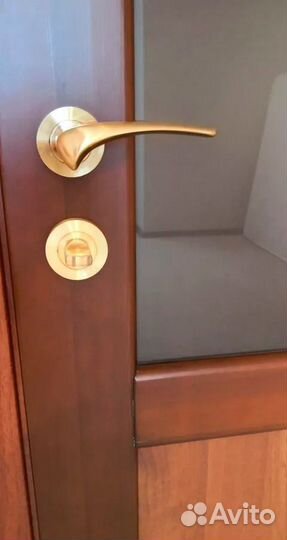 Двери межкомнатные б/у