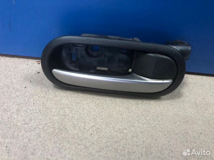 Ручка внутреняя правая на Mazda 6 до 2012