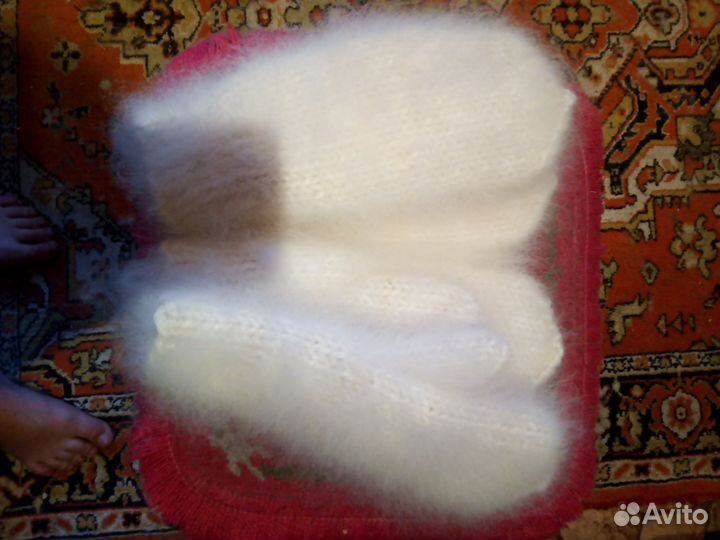 Пуховые варежки, носки