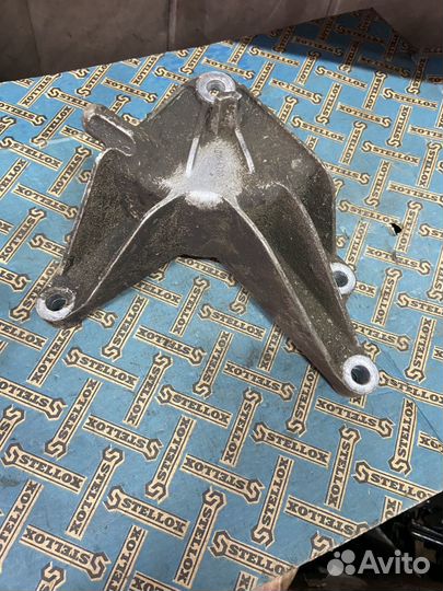 Кронштейн опоры АКПП GM 13248662