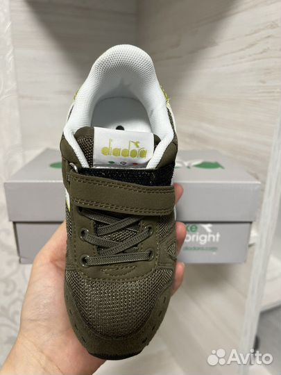 Кроссовки новые