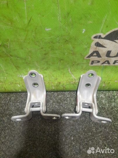 Петля двери hyundai sonata YF 2009 Перед. Прав. серебро