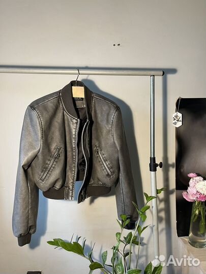 Бомбер из эко кожи