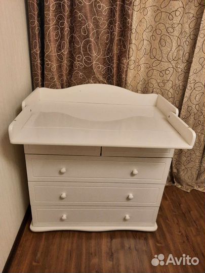 Пеленальный столик и детский комод