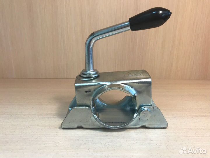 Хомут опорного колеса прицепа D48, 250 кг, С пря